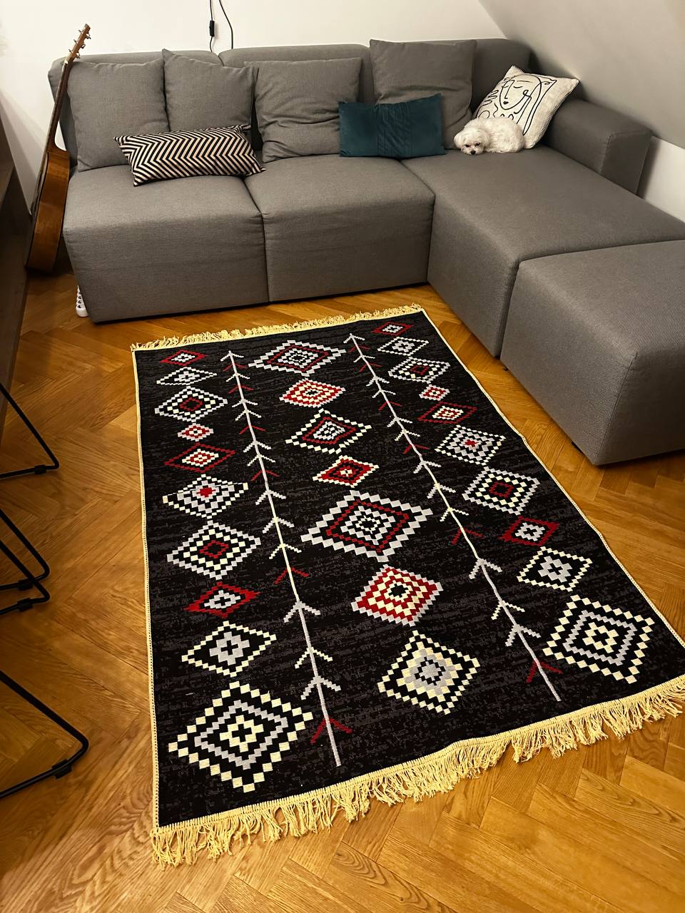 Oboustranný koberec bez vlasu Hutsul Black