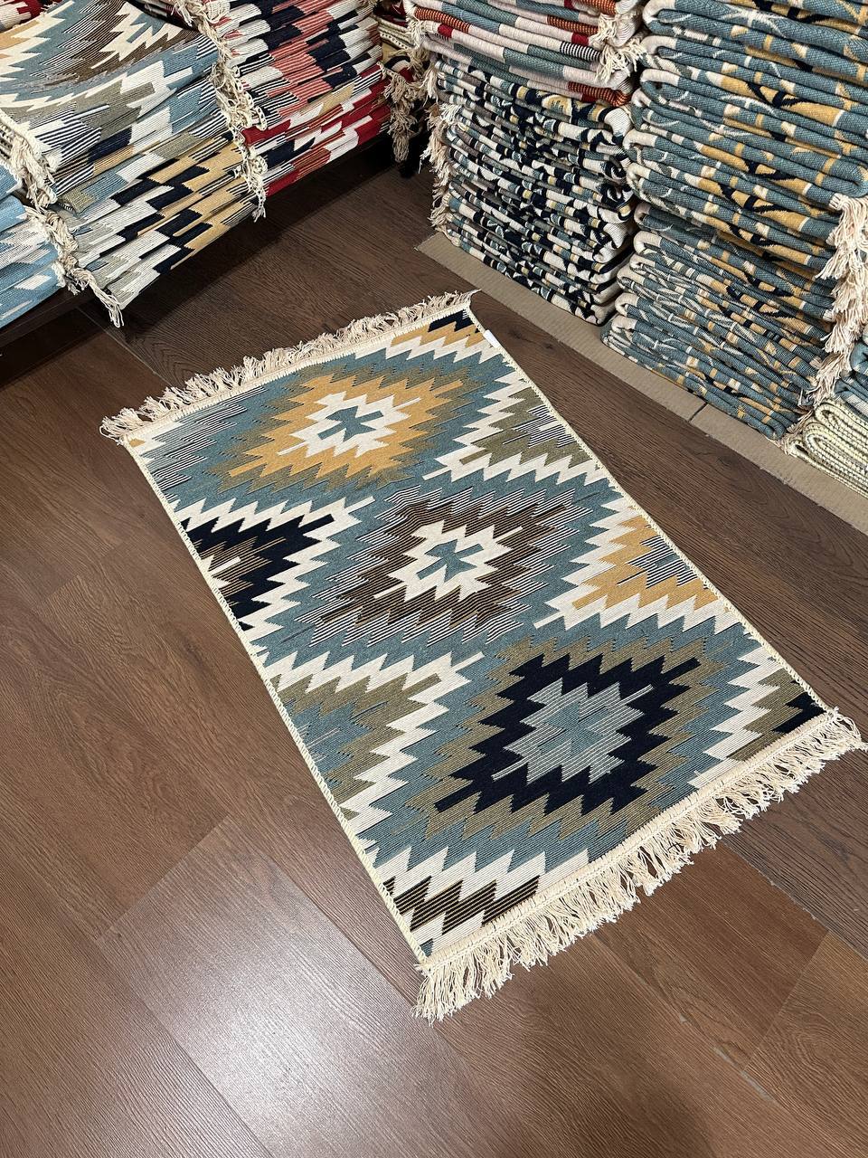 Oboustranný koberec bez vlasu Zigzag Blue