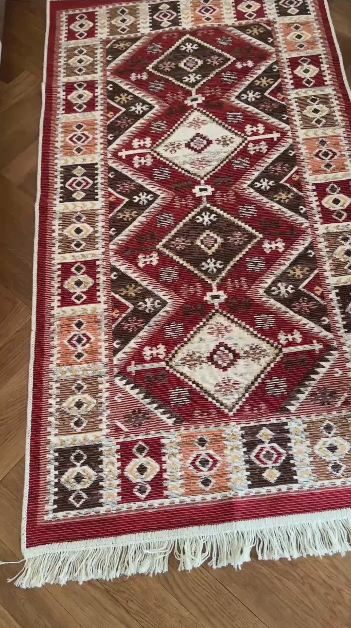 Oboustranný koberec bez vlasu Pysanka Red