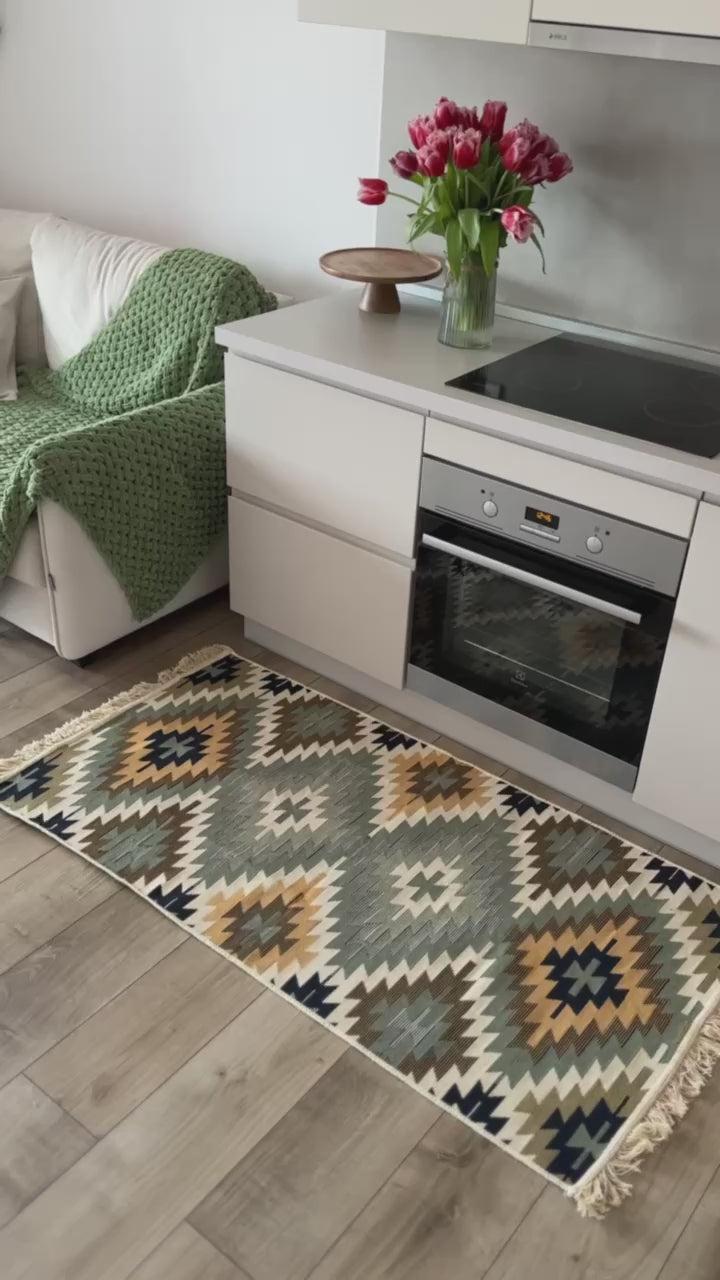 Oboustranný koberec bez vlasu Zigzag Green